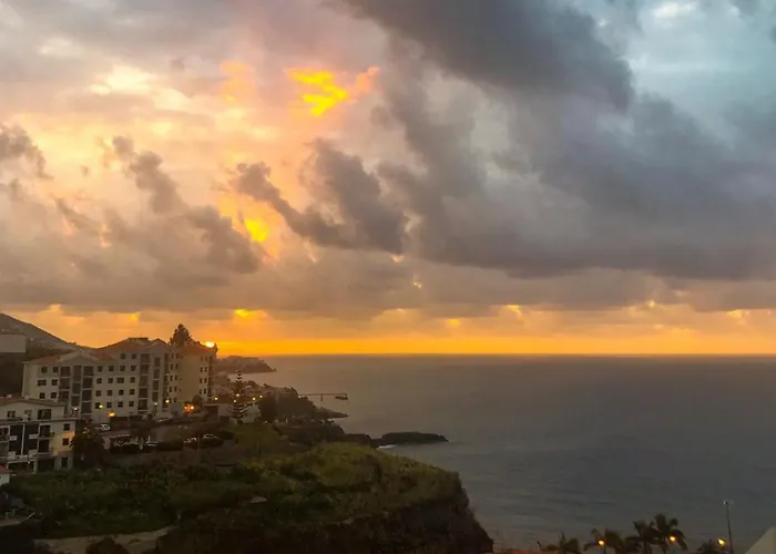 Sol & Mar Camara De Lobos
